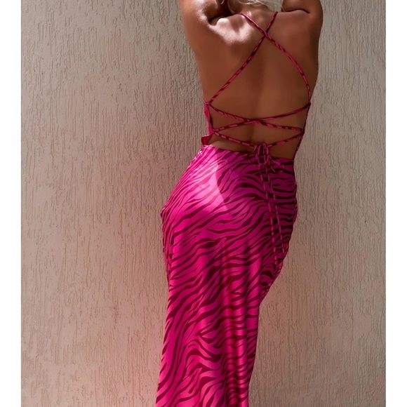 Elegant Pink Zebra Print Dress - Picture 5 of 12